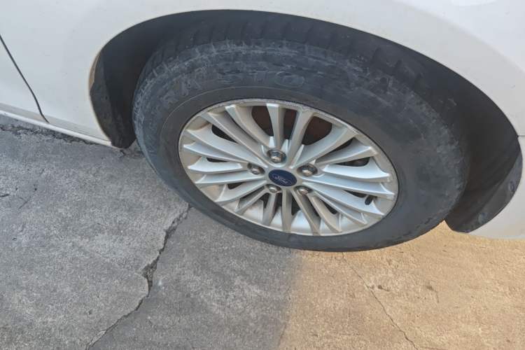 Used Ford Escort 2017 Revised Version 1.5L Manual Comfort Edition Right Front Wheel Hub