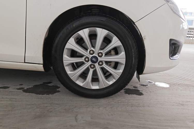 Used Ford Escort 2017 Happy Edition 1.5L Manual Fashion Model Right Front Wheel Hub