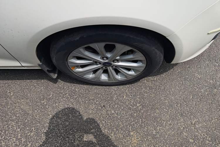 Used Ford Escort 2017 Happiness Edition 1.5L Automatic Fashion Version Right Front Wheel Hub