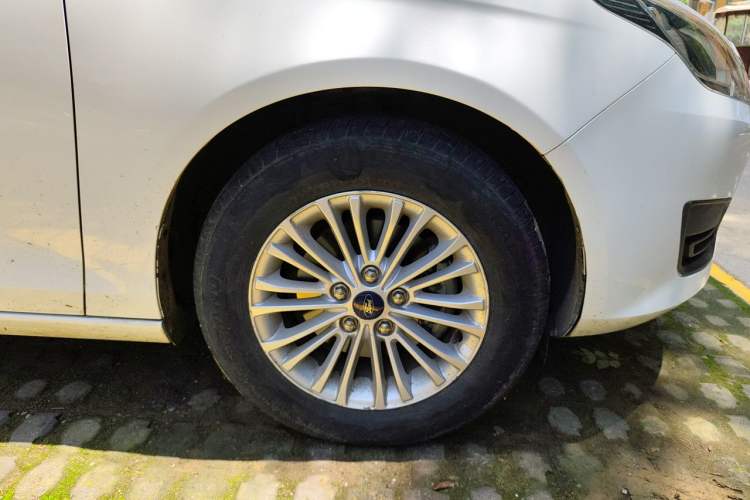 Used Ford Escort 2017 Revised Version 1.5L Automatic Comfort Edition Right Front Wheel Hub