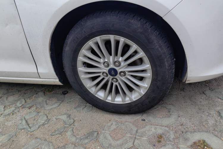 Used Ford Escort 2017 Revised Version 1.5L Manual Comfort Edition Right Front Wheel Hub