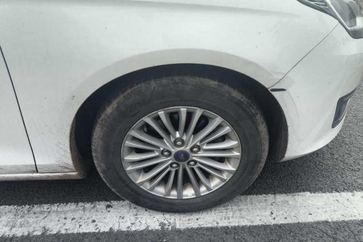 Used Ford Escort 2017 Revised Version 1.5L Manual Comfort Edition Right Front Wheel Hub