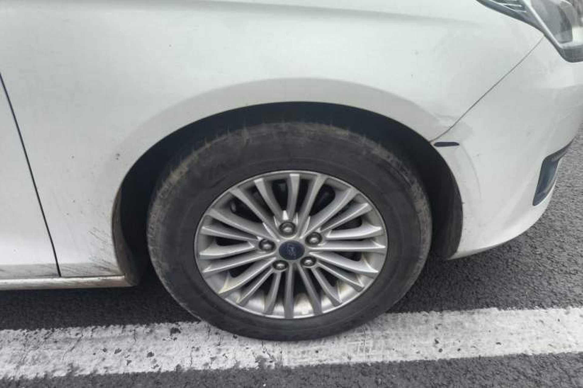 Used Ford Escort 2017 Revised Version 1.5L Manual Comfort Edition Right Front Wheel Hub
