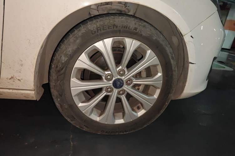 Used Ford Escort 2017 Happy Edition 1.5L Manual Fashion Model Right Front Wheel Hub