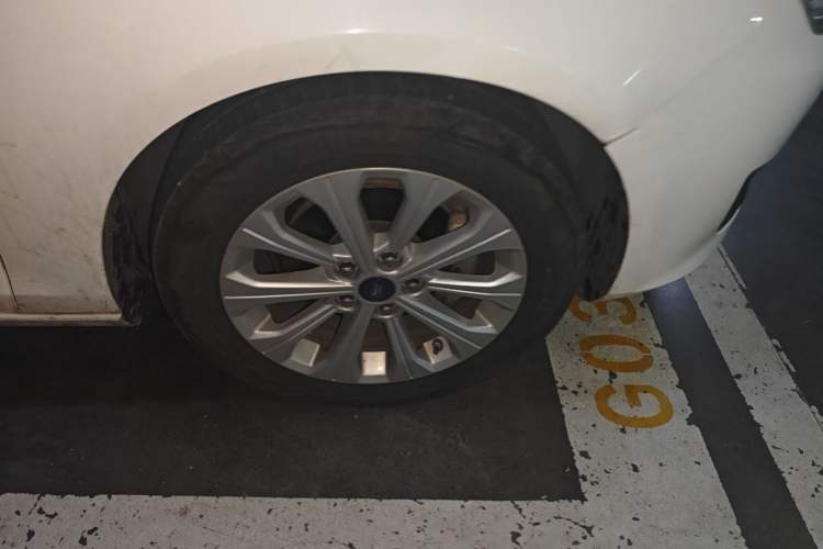 Used Ford Escort 2017 Happy Edition 1.5L Manual Fashion Model Right Front Wheel Hub