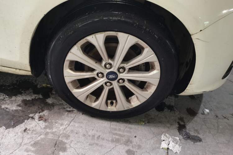 Used Ford Escort 2017 Happy Edition 1.5L Manual Fashion Model Right Front Wheel Hub