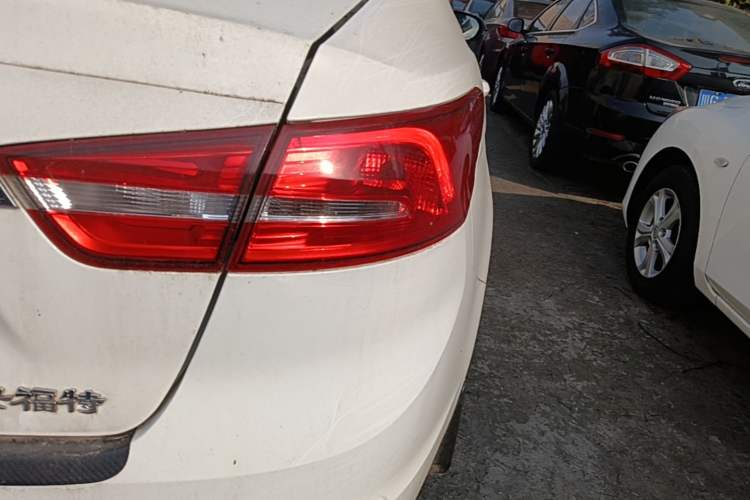Used Ford Escort 2017 Happy Edition 1.5L Manual Fashion Model Right Rear Taillight