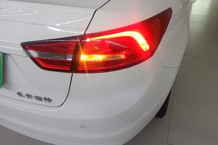Used Ford Escort 2017 Revised Version 1.5L Manual Comfort Edition Right Rear Taillight