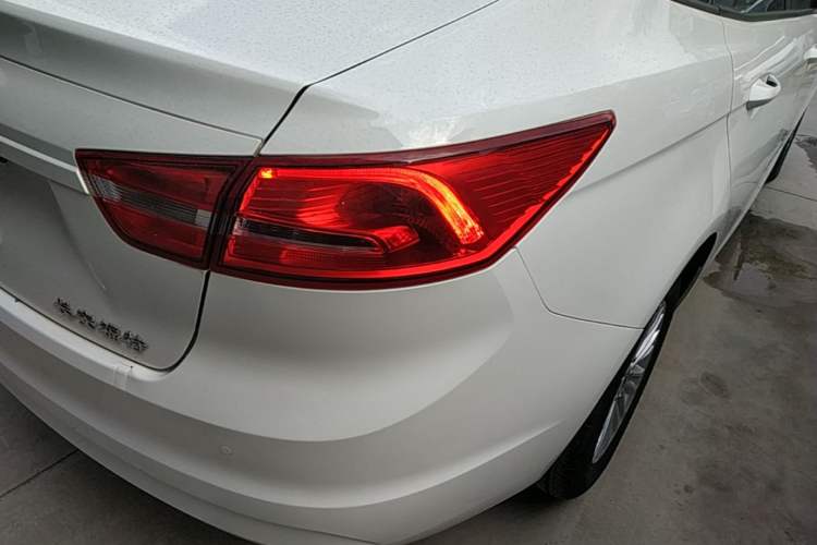 Used Ford Escort 2017 Revised Version 1.5L Manual Comfort Edition Right Rear Taillight