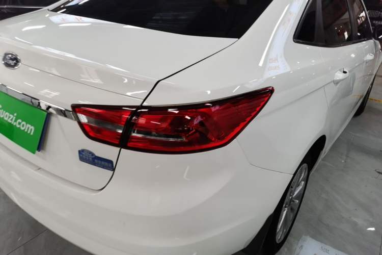 Used Ford Escort 2017 Happiness Edition 1.5L Automatic Fashion Version Right Rear Taillight
