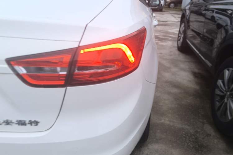 Used Ford Escort 2017 Revised Version 1.5L Automatic Comfort Edition Right Rear Taillight