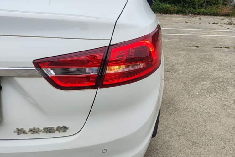 Used Ford Escort 2017 Happiness Edition 1.5L Automatic Fashion Version Right Rear Taillight