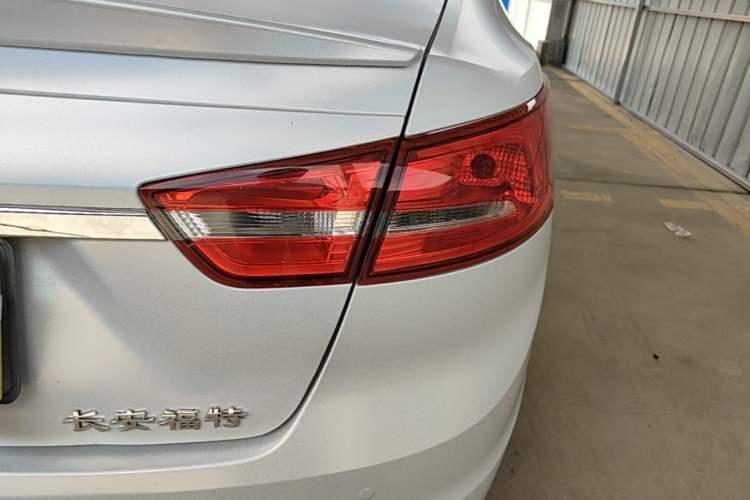 Used Ford Escort 2017 Happy Edition 1.5L Manual Fashion Model Right Rear Taillight