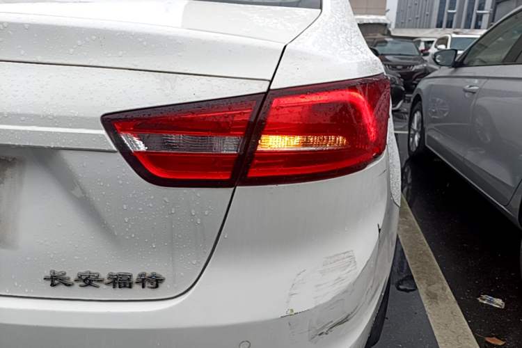 Used Ford Escort 2017 Revised Version 1.5L Automatic Comfort Edition Right Rear Taillight