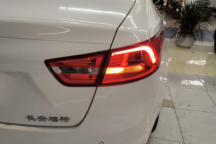 Used Ford Escort 2017 Revised Version 1.5L Manual Comfort Edition Right Rear Taillight