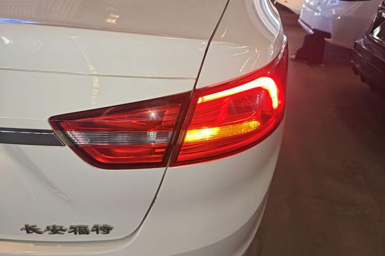 Used Ford Escort 2017 Happiness Edition 1.5L Automatic Fashion Version Right Rear Taillight