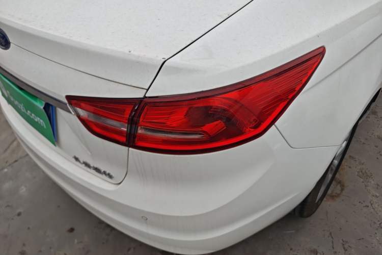 Used Ford Escort 2017 Happiness Edition 1.5L Automatic Fashion Version Right Rear Taillight