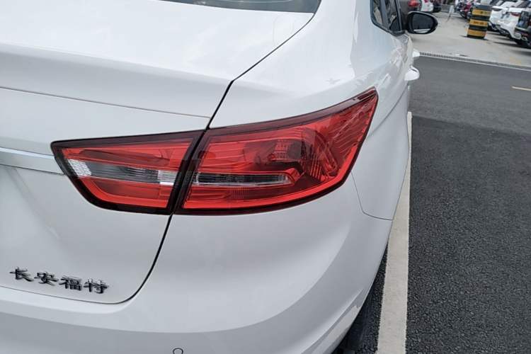 Used Ford Escort 2017 Happiness Edition 1.5L Automatic Fashion Version Right Rear Taillight