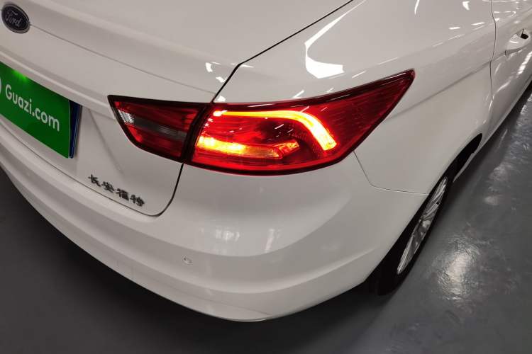 Used Ford Escort 2017 1.5L Automatic Comfort Model Right Rear Taillight