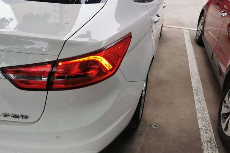 Used Ford Escort 2017 Happiness Edition 1.5L Automatic Fashion Version Right Rear Taillight