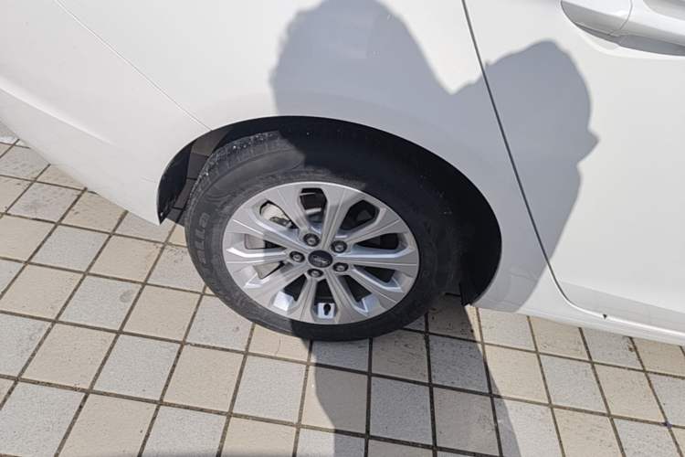 Used Ford Escort 2017 Happiness Edition 1.5L Automatic Fashion Version Right Rear Wheel Hub