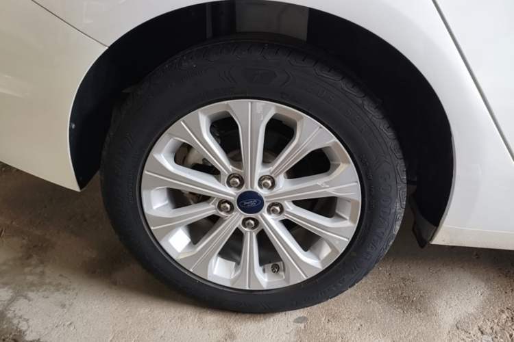 Used Ford Escort 2017 Happy Edition 1.5L Manual Fashion Model Right Rear Wheel Hub
