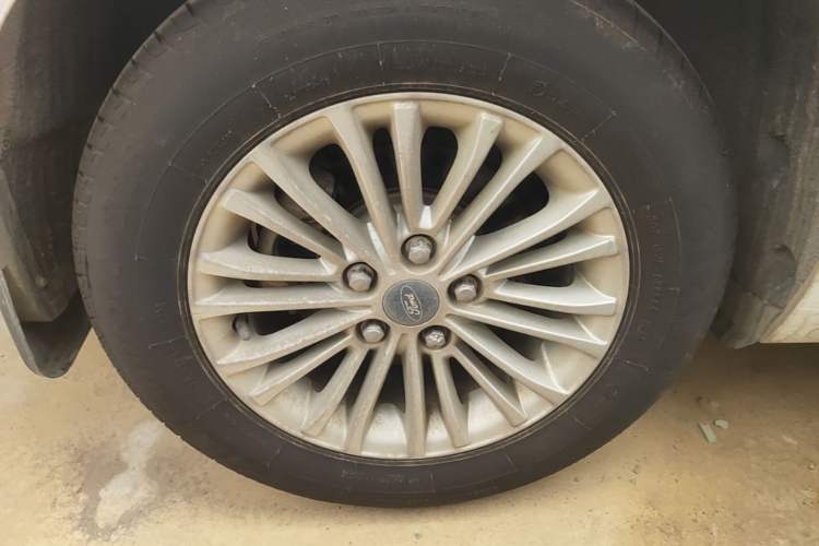 Used Ford Escort 2017 1.5L Manual Comfort Model Right Rear Wheel Hub