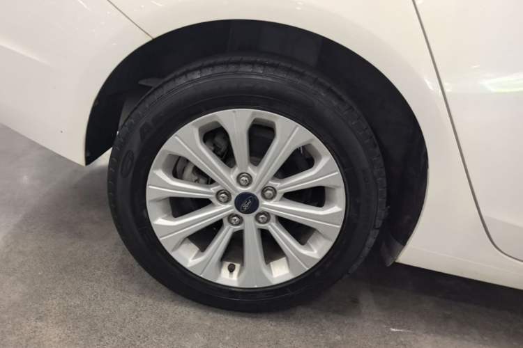 Used Ford Escort 2017 Happy Edition 1.5L Manual Fashion Model Right Rear Wheel Hub