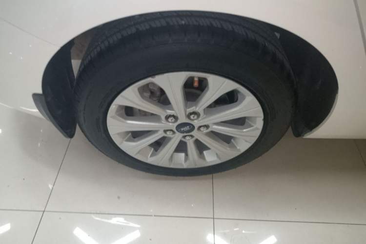 Used Ford Escort 2017 Happiness Edition 1.5L Automatic Fashion Version Right Rear Wheel Hub