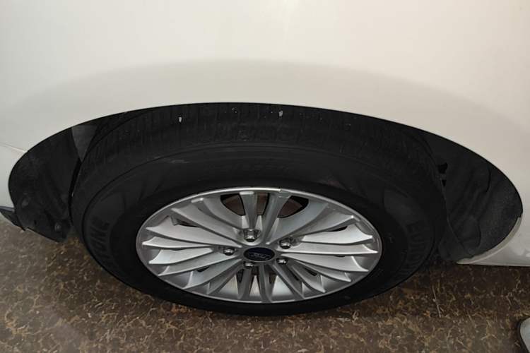 Used Ford Escort 2017 1.5L Manual Comfort Model Right Rear Wheel Hub