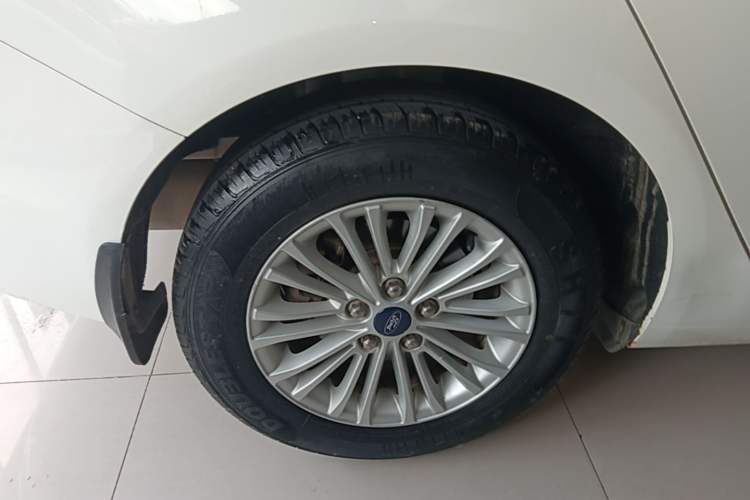 Used Ford Escort 2017 Revised Version 1.5L Automatic Comfort Edition Right Rear Wheel Hub
