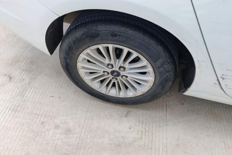 Used Ford Escort 2017 1.5L Automatic Comfort Model Right Rear Wheel Hub