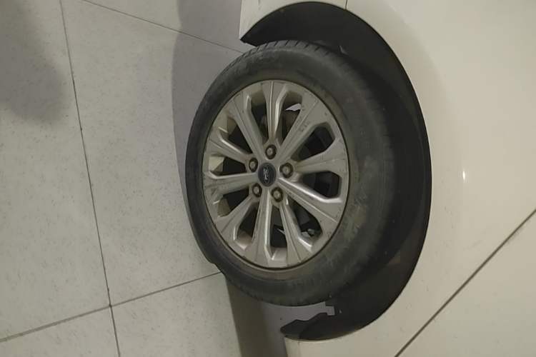 Used Ford Escort 2017 Happiness Edition 1.5L Automatic Fashion Version Right Rear Wheel Hub