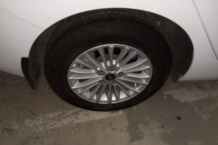 Used Ford Escort 2017 1.5L Automatic Comfort Model Right Rear Wheel Hub