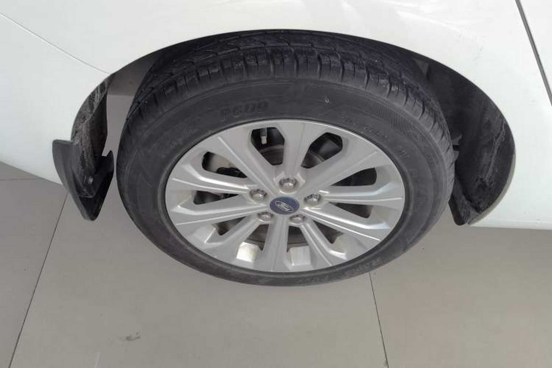 Used Ford Escort 2017 Happiness Edition 1.5L Automatic Fashion Version Right Rear Wheel Hub