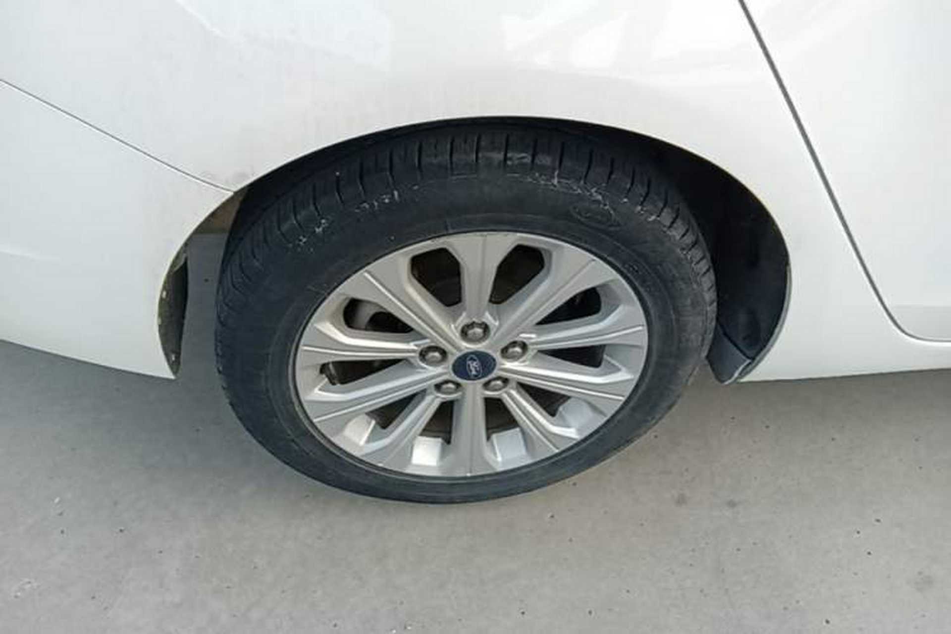 Used Ford Escort 2017 Happiness Edition 1.5L Automatic Fashion Version Right Rear Wheel Hub