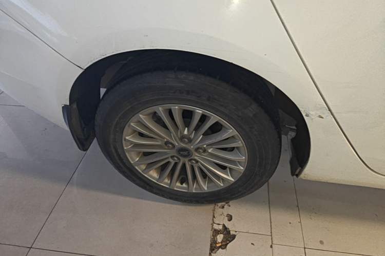Used Ford Escort 2017 1.5L Manual Comfort Model Right Rear Wheel Hub