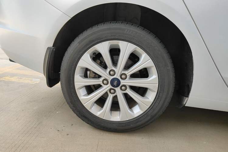 Used Ford Escort 2017 Happy Edition 1.5L Manual Fashion Model Right Rear Wheel Hub