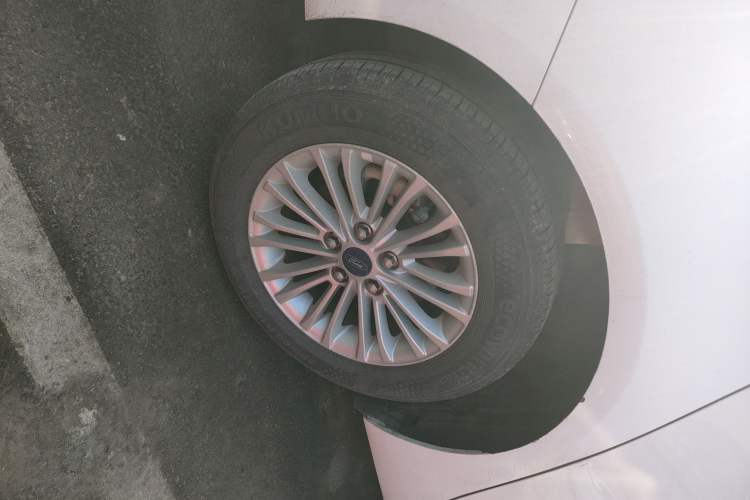 Used Ford Escort 2017 1.5L Manual Comfort Model Right Rear Wheel Hub