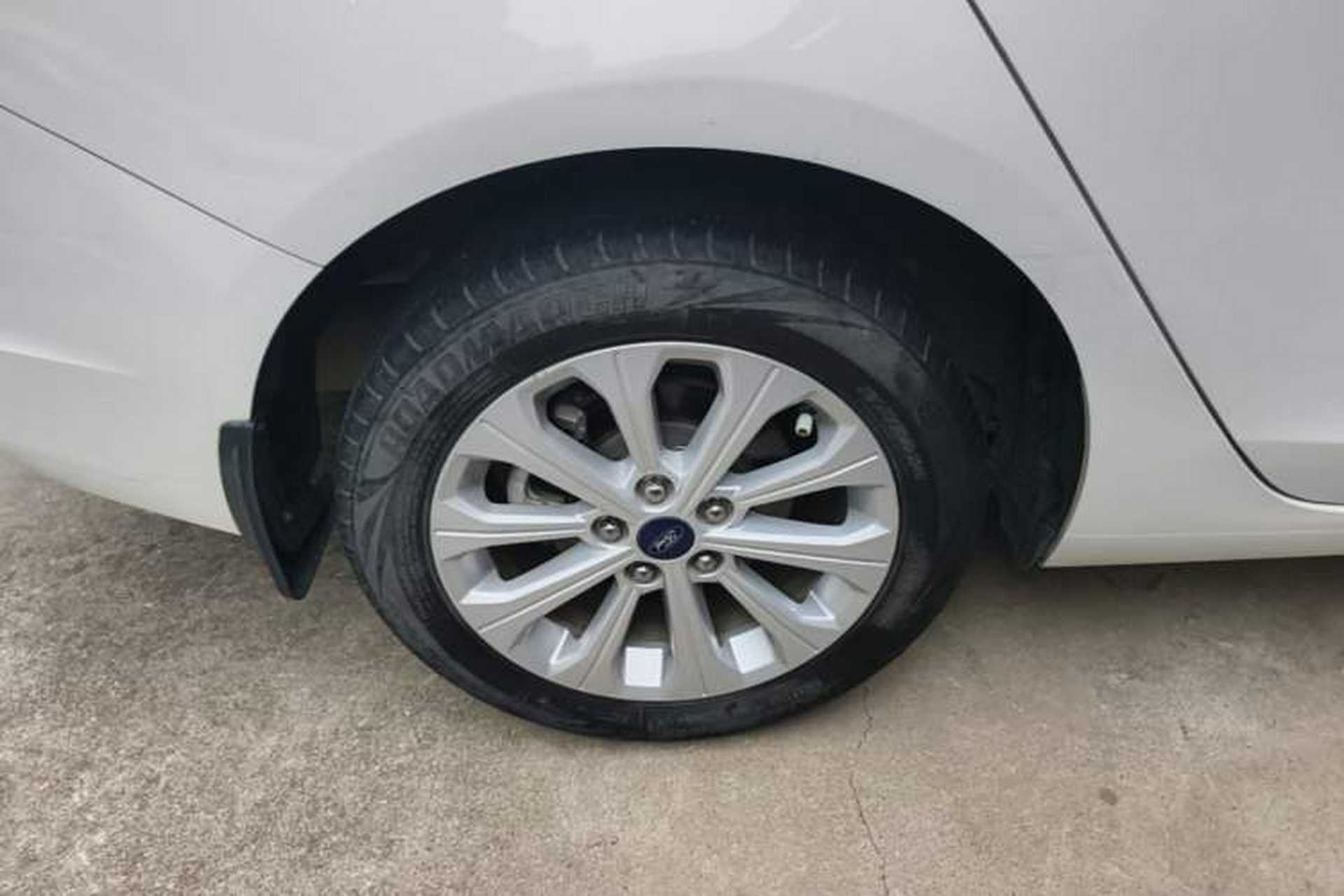 Used Ford Escort 2017 Happiness Edition 1.5L Automatic Fashion Version Right Rear Wheel Hub
