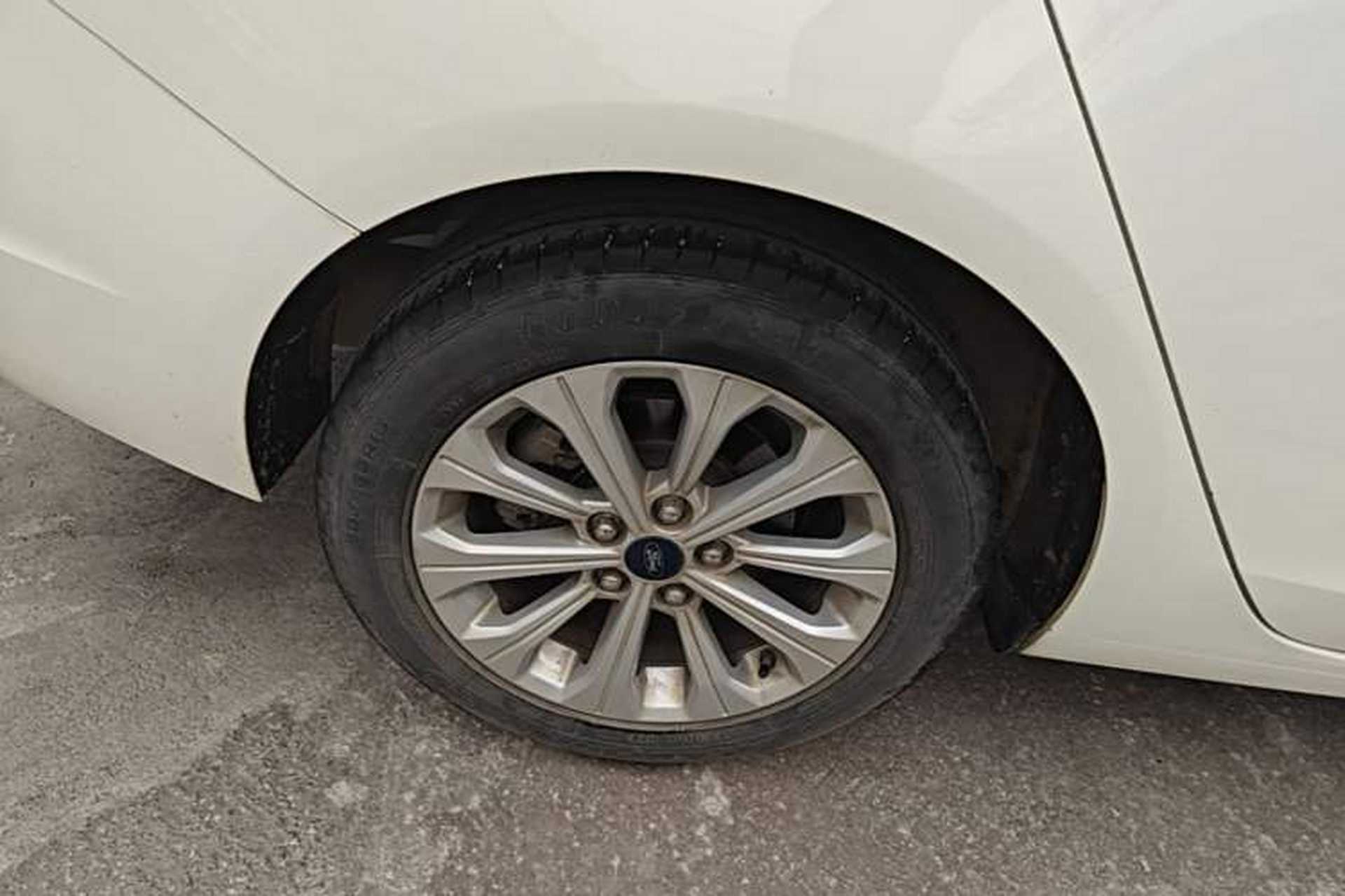 Used Ford Escort 2017 Happiness Edition 1.5L Automatic Fashion Version Right Rear Wheel Hub