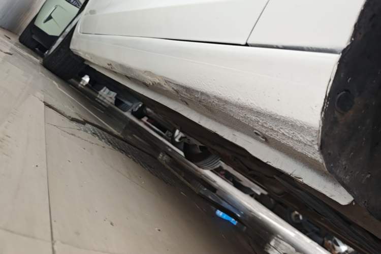 Used Ford Escort 2017 Happiness Edition 1.5L Automatic Fashion Version Right Side Sill