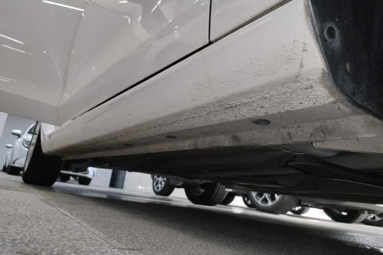 Used Ford Escort 2017 Happiness Edition 1.5L Automatic Fashion Version Right Side Sill