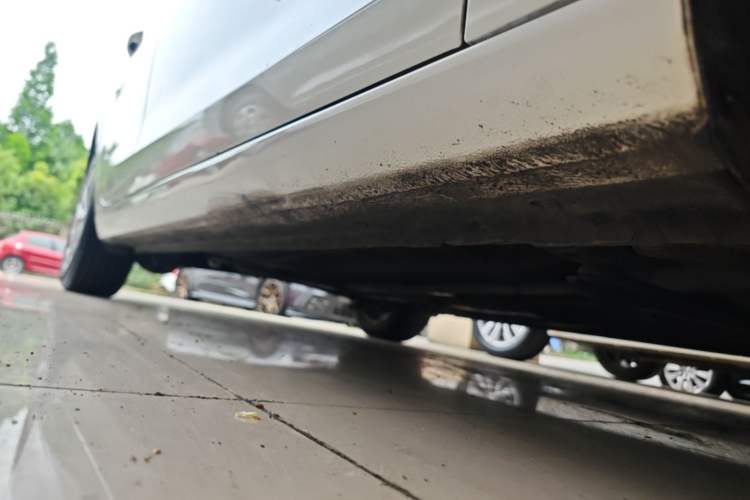 Used Ford Escort 2017 Happiness Edition 1.5L Automatic Fashion Version Right Side Sill