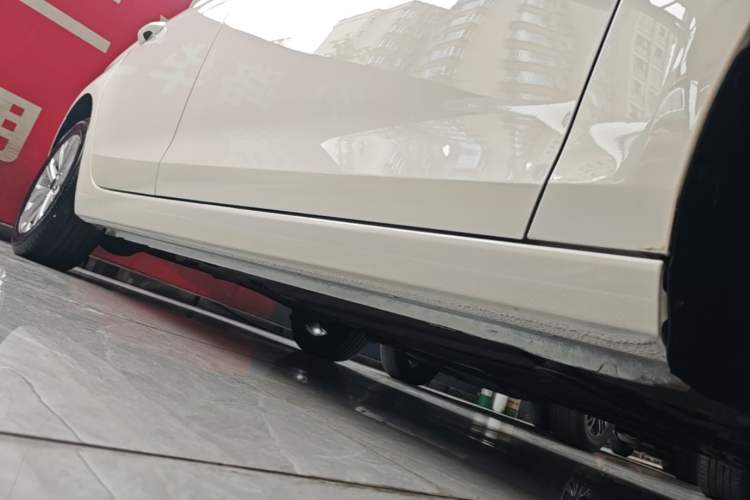 Used Ford Escort 2017 Happiness Edition 1.5L Automatic Fashion Version Right Side Sill
