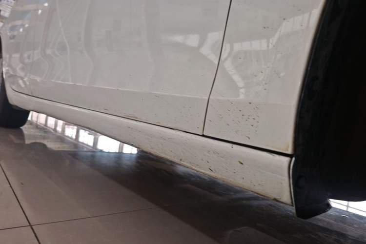 Used Ford Escort 2017 Happiness Edition 1.5L Automatic Fashion Version Right Side Sill
