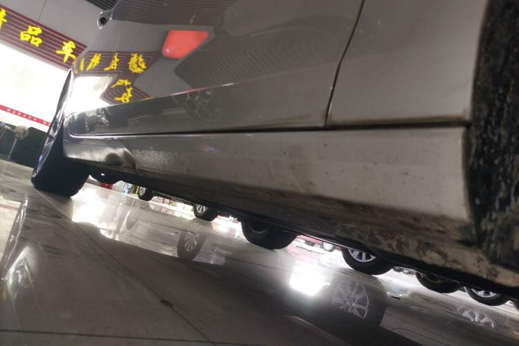 Used Ford Escort 2017 Happiness Edition 1.5L Automatic Fashion Version Right Side Sill