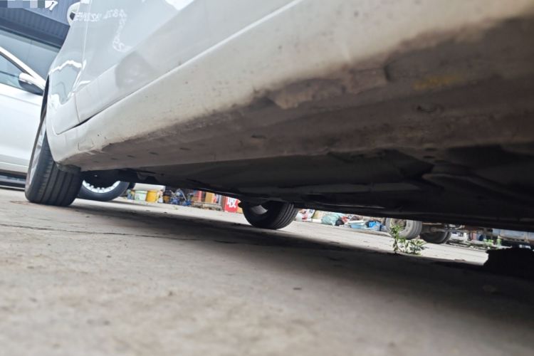 Used Ford Escort 2017 Happiness Edition 1.5L Automatic Fashion Version Right Side Sill