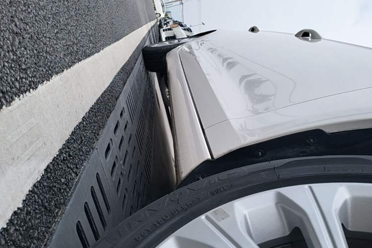 Used Ford Escort 2017 Happiness Edition 1.5L Automatic Fashion Version Right Side Sill