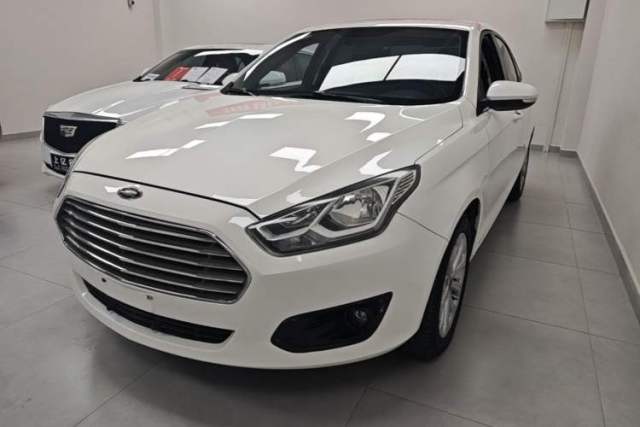 Ojetý Ford Escort 2017 Happiness Edition 1.5L Automatic Fashion Version